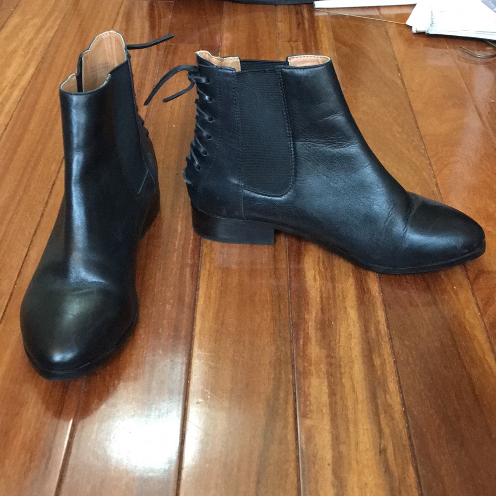 NEW ALDO ankle booties W/ LEATHER PROTECTOR SPRAY